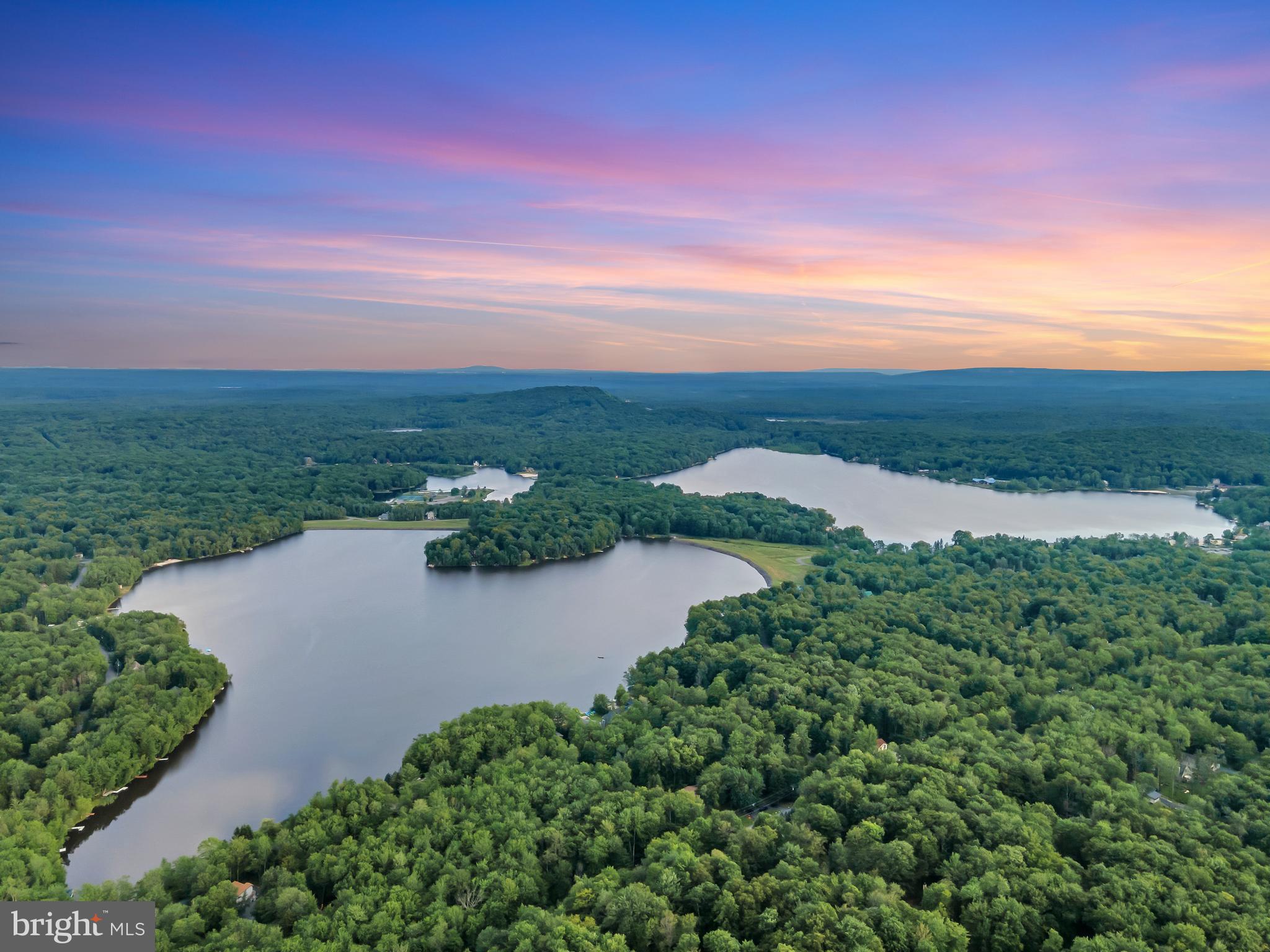 ARROWHEAD  LAKES - Residential