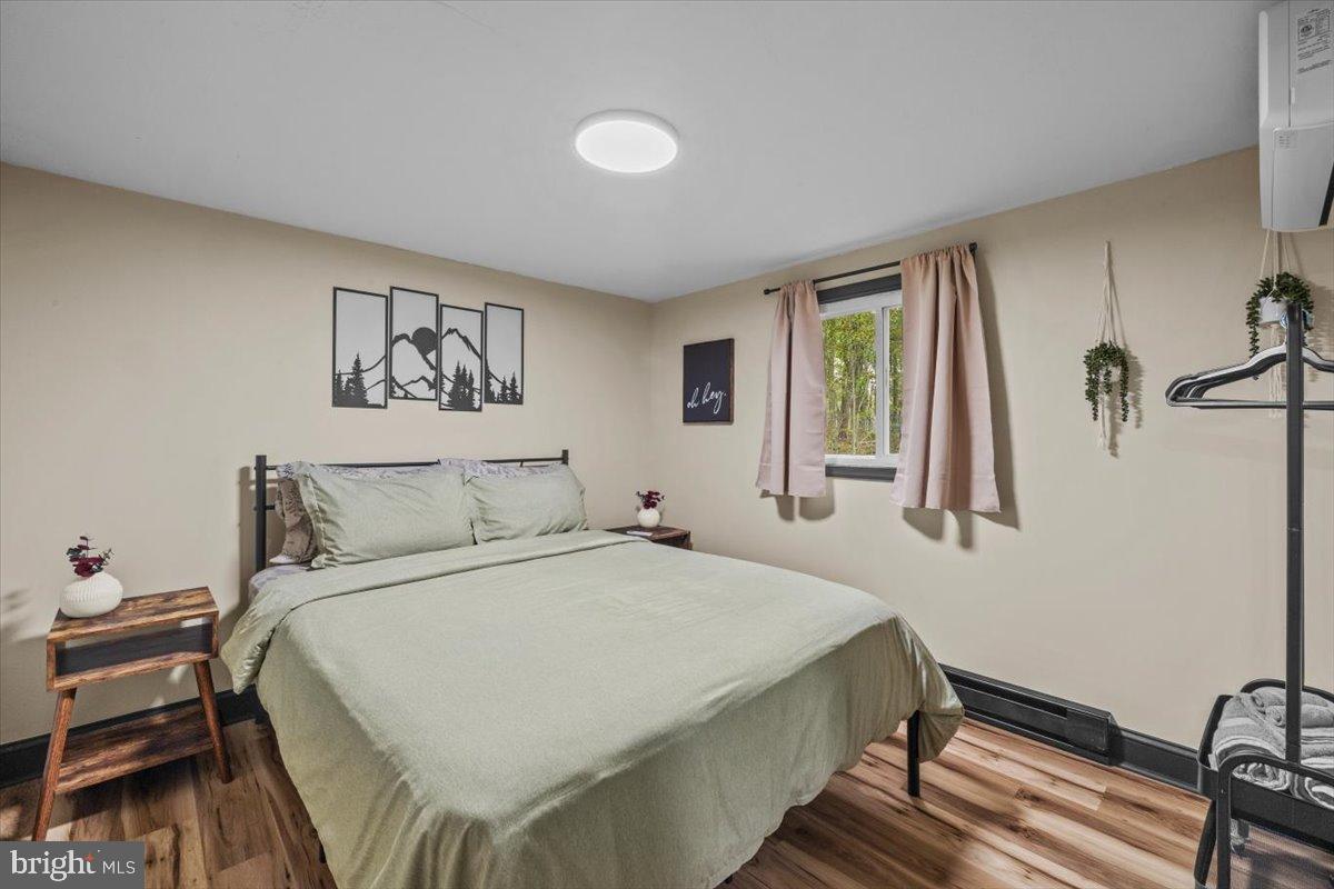 ARROWHEAD  LAKES - Residential