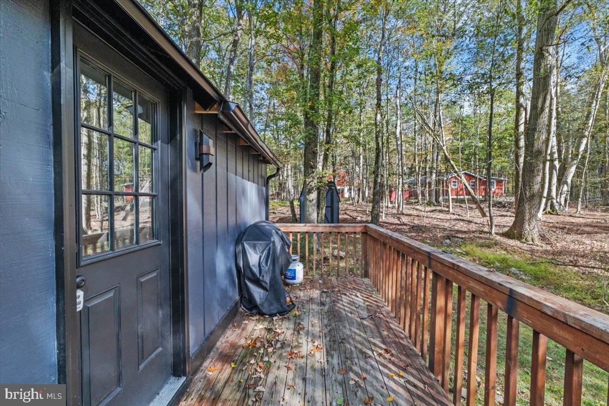 ARROWHEAD  LAKES - Residential