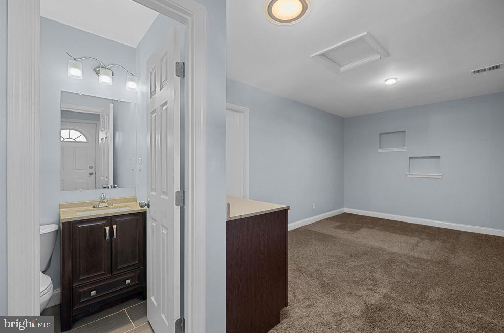 BROOKFIELD - Residential Lease