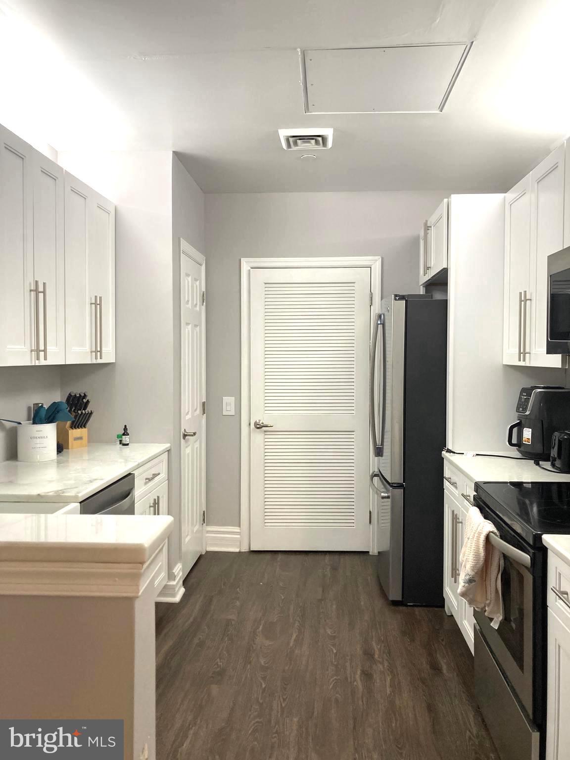 1600 ARCH STREET 18 1013