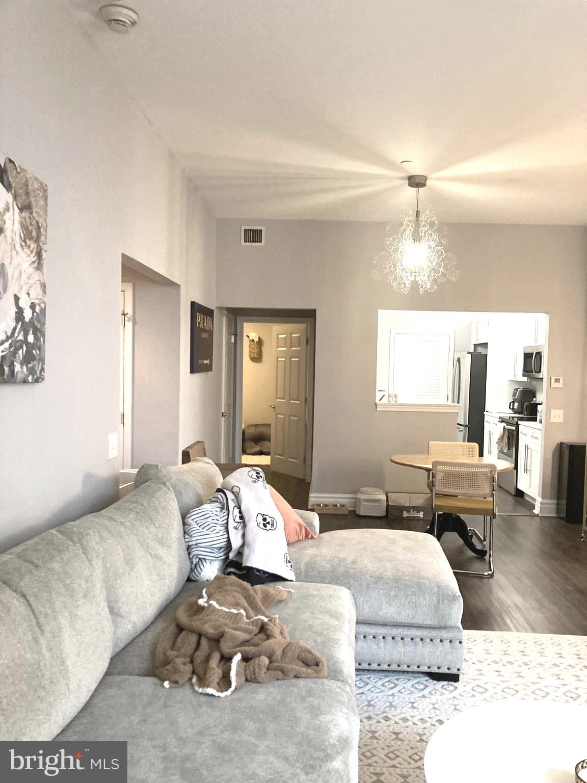 1600 ARCH STREET 18 1013