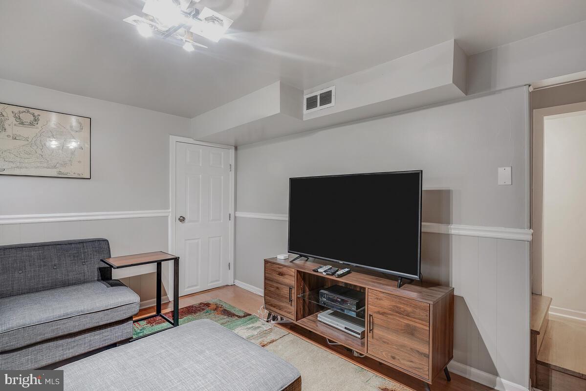 HILLCREST HEIGHTS - Residential