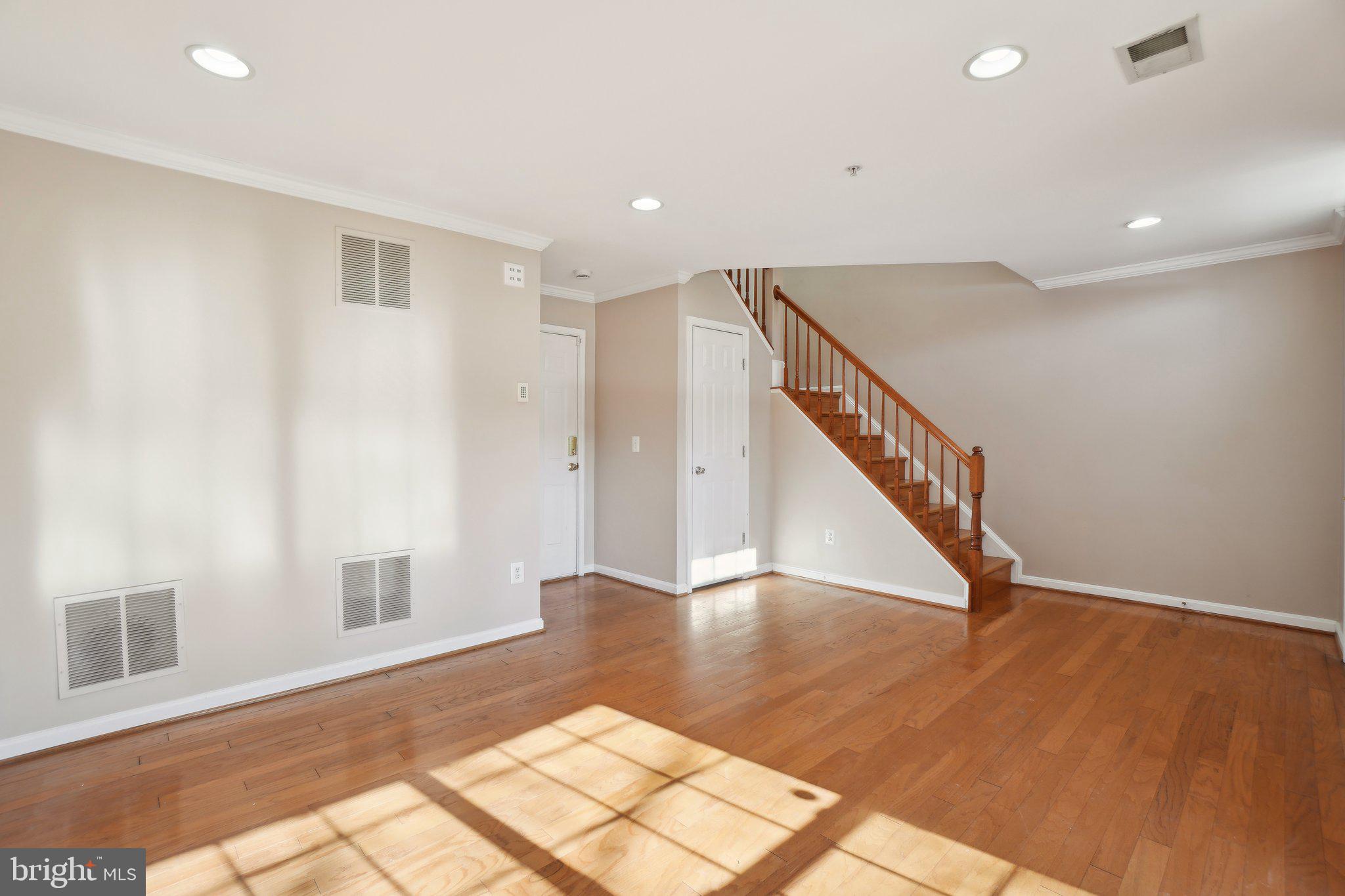 TOWNES AT CAMERON PARKE - Residential