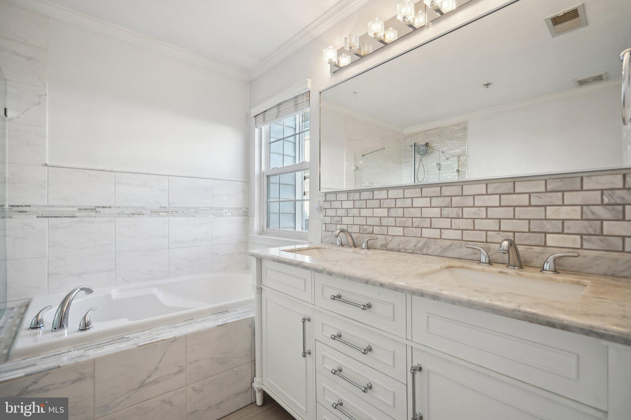 TOWNES AT CAMERON PARKE - Residential