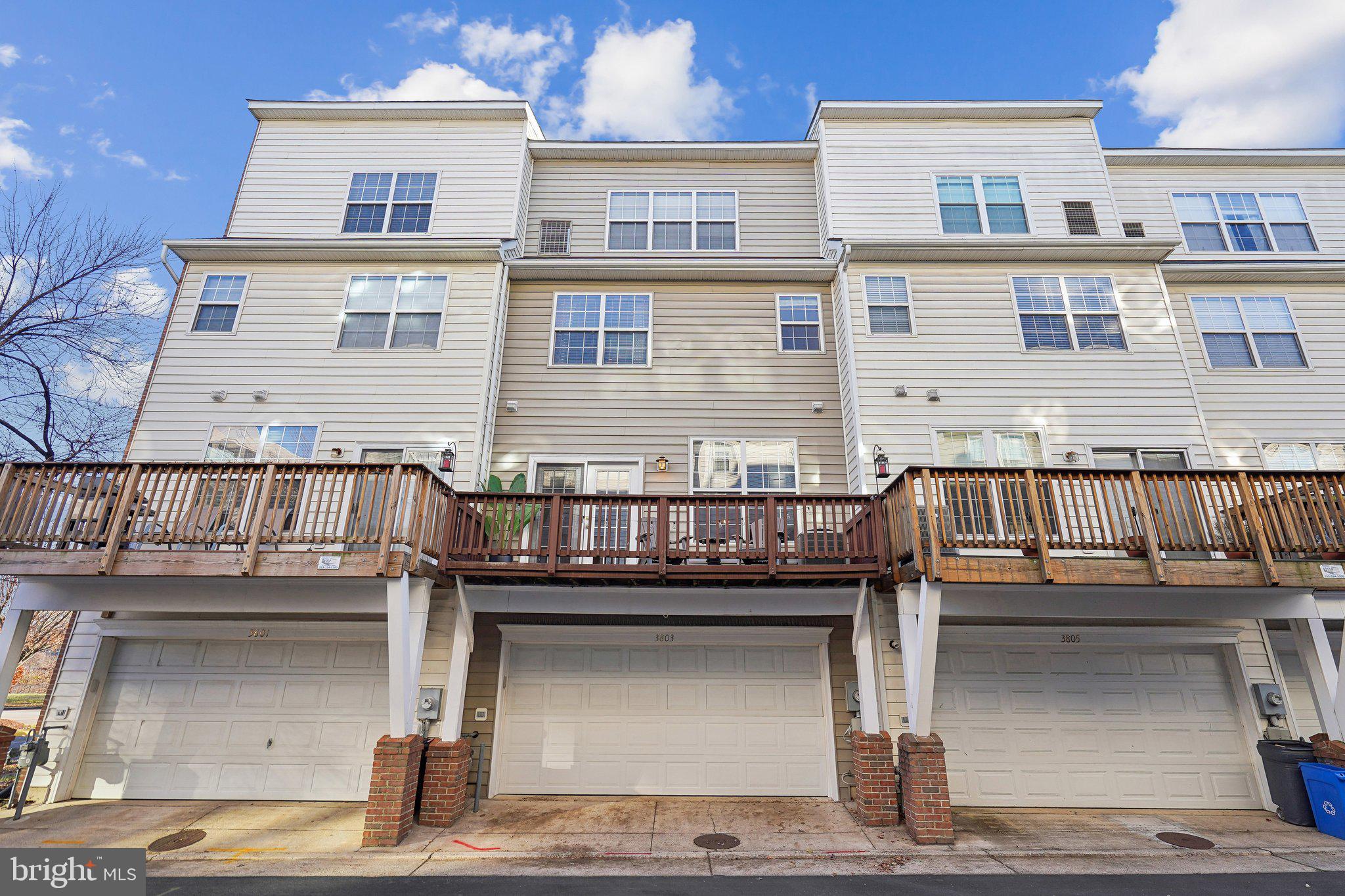 TOWNES AT CAMERON PARKE - Residential