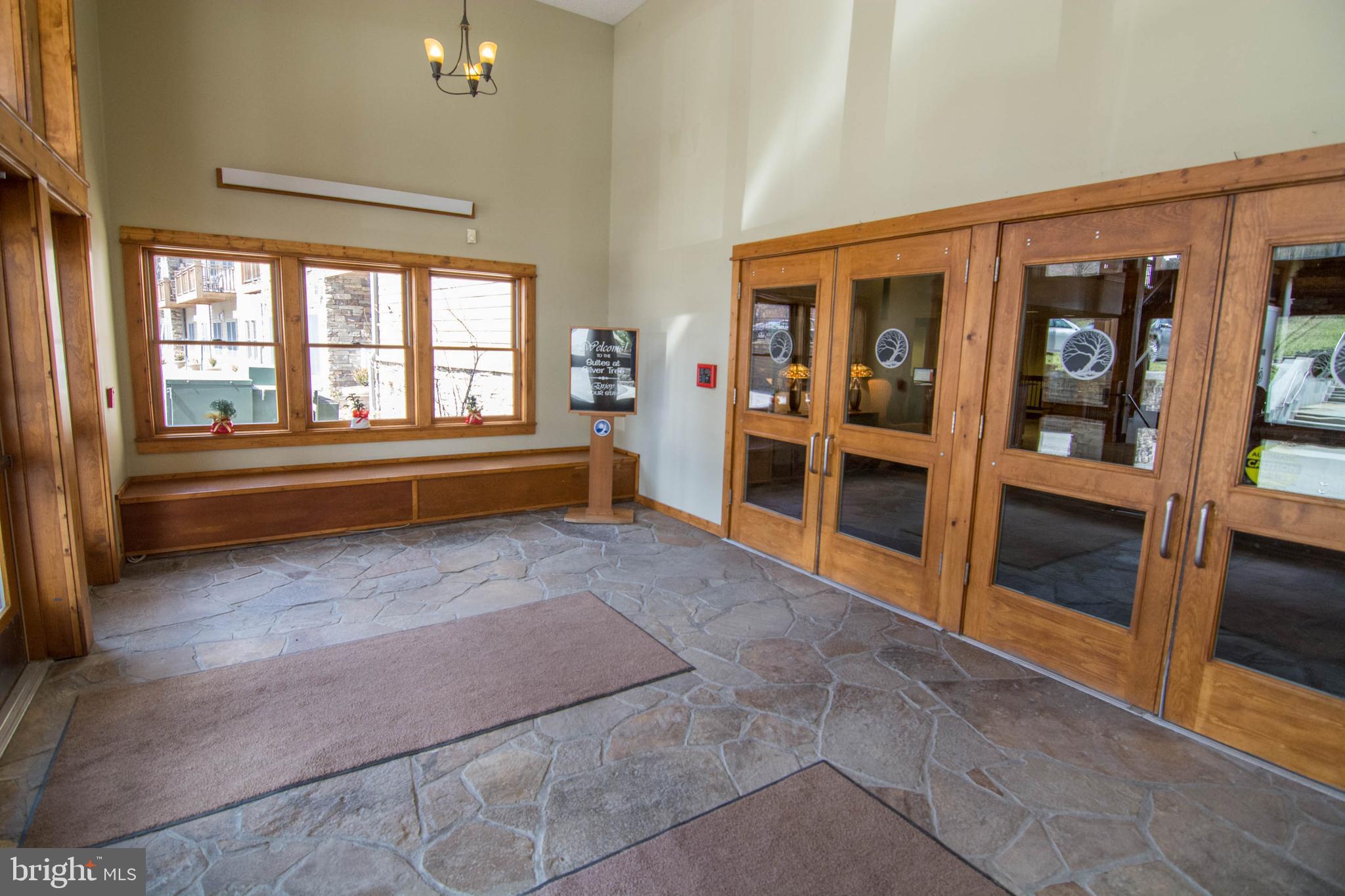 SILVER TREE SUITES - Residential