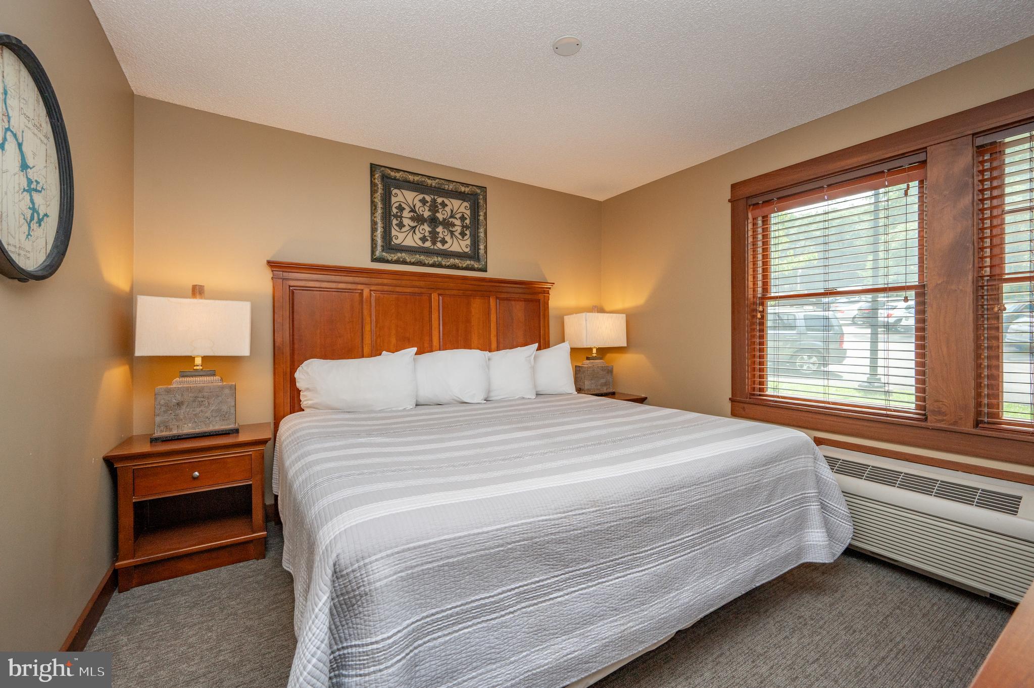 SILVER TREE SUITES - Residential