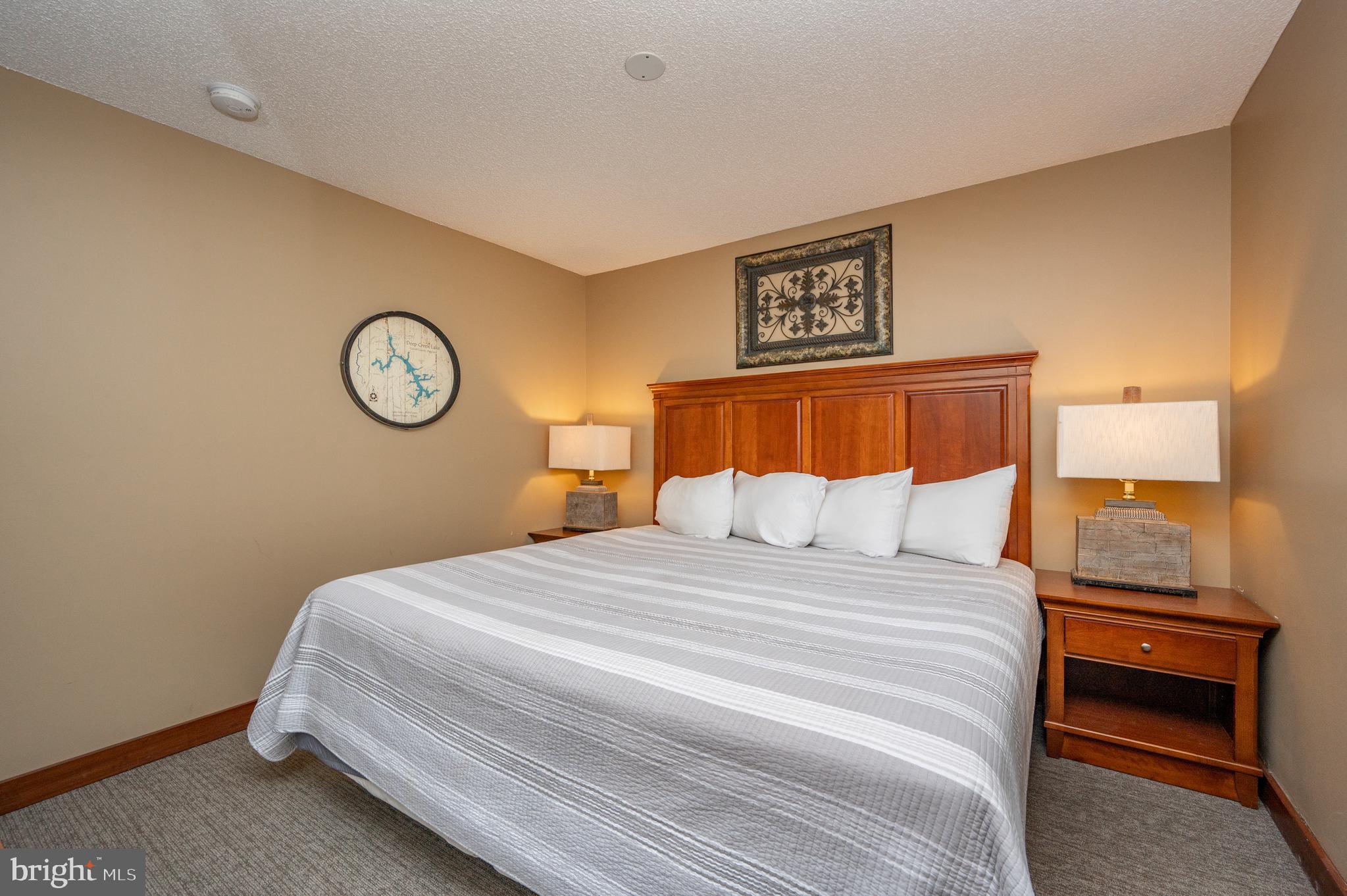 SILVER TREE SUITES - Residential