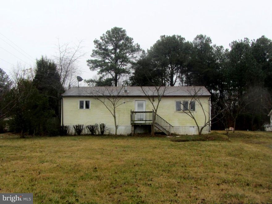 GREAT VALUE!  RAMBLER, 2 BEDROOMS, 1 BATH, NICE SIZED KITCHEN AND LIVING SPACE, TLC NEEDED.  LOCATED IN QUIET RURAL AREA, NO HOA. SOLD AS IS. PLEASE BRING CASH OFFERS OR INVESTMENT MONIES.