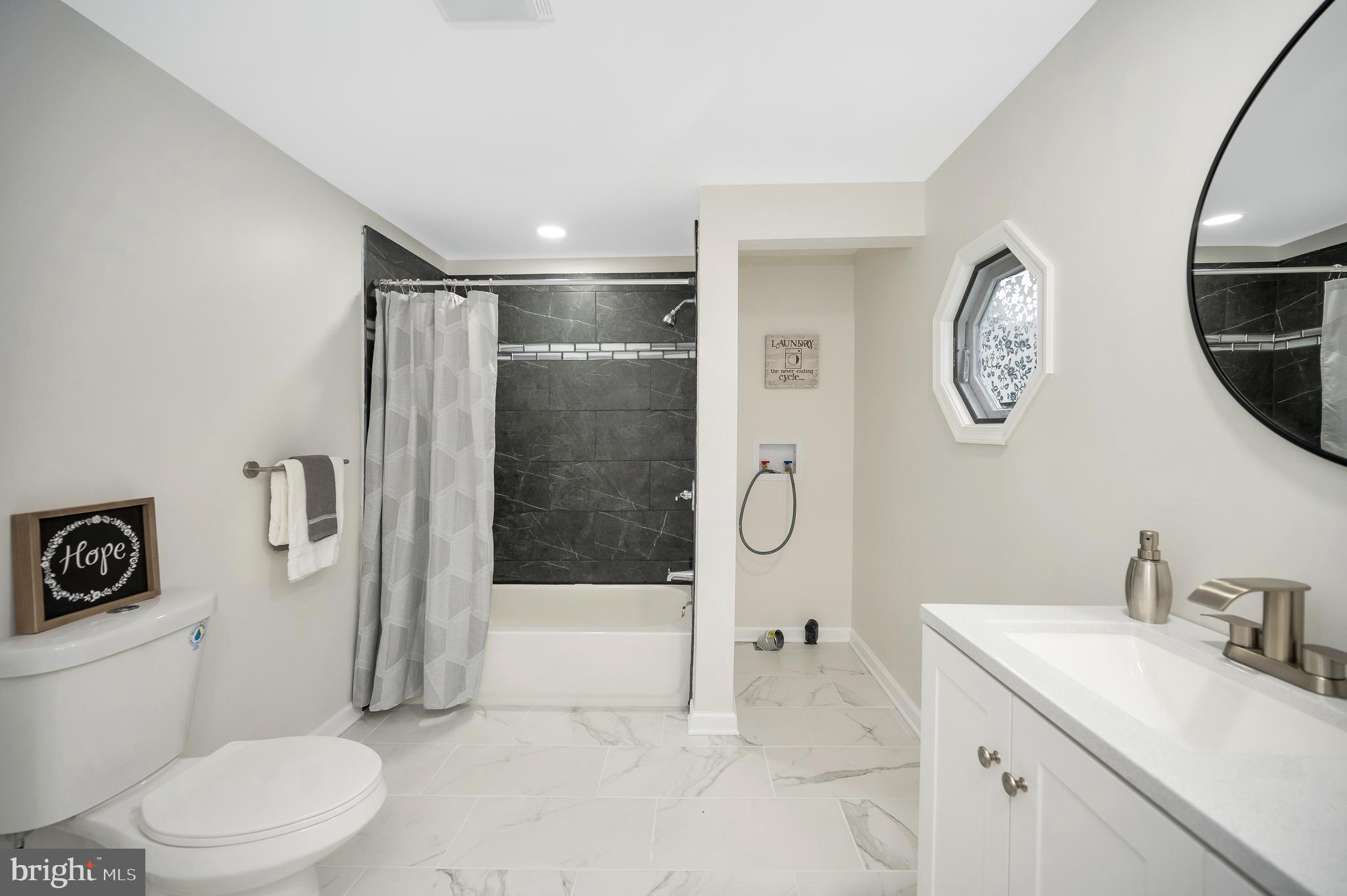 NORTHRIDGE - Residential