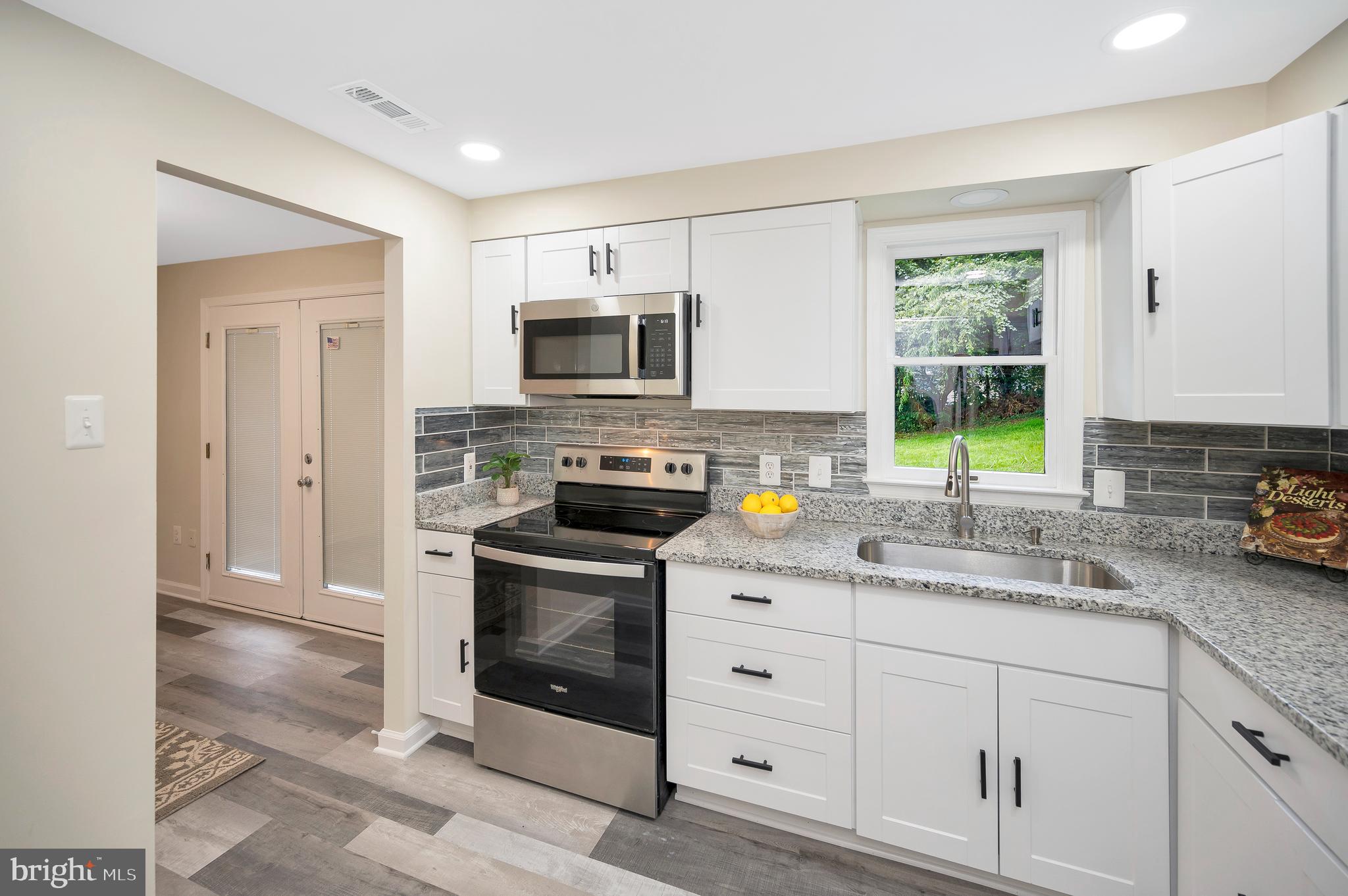 NORTHRIDGE - Residential