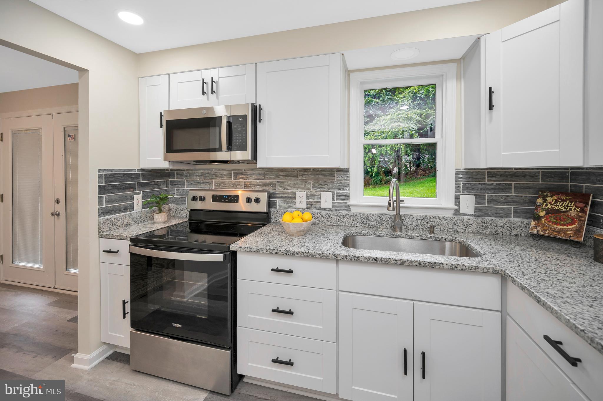 NORTHRIDGE - Residential