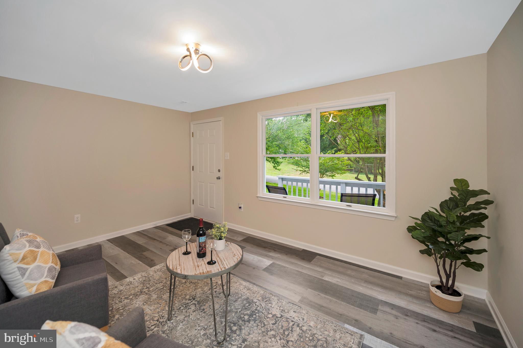 NORTHRIDGE - Residential