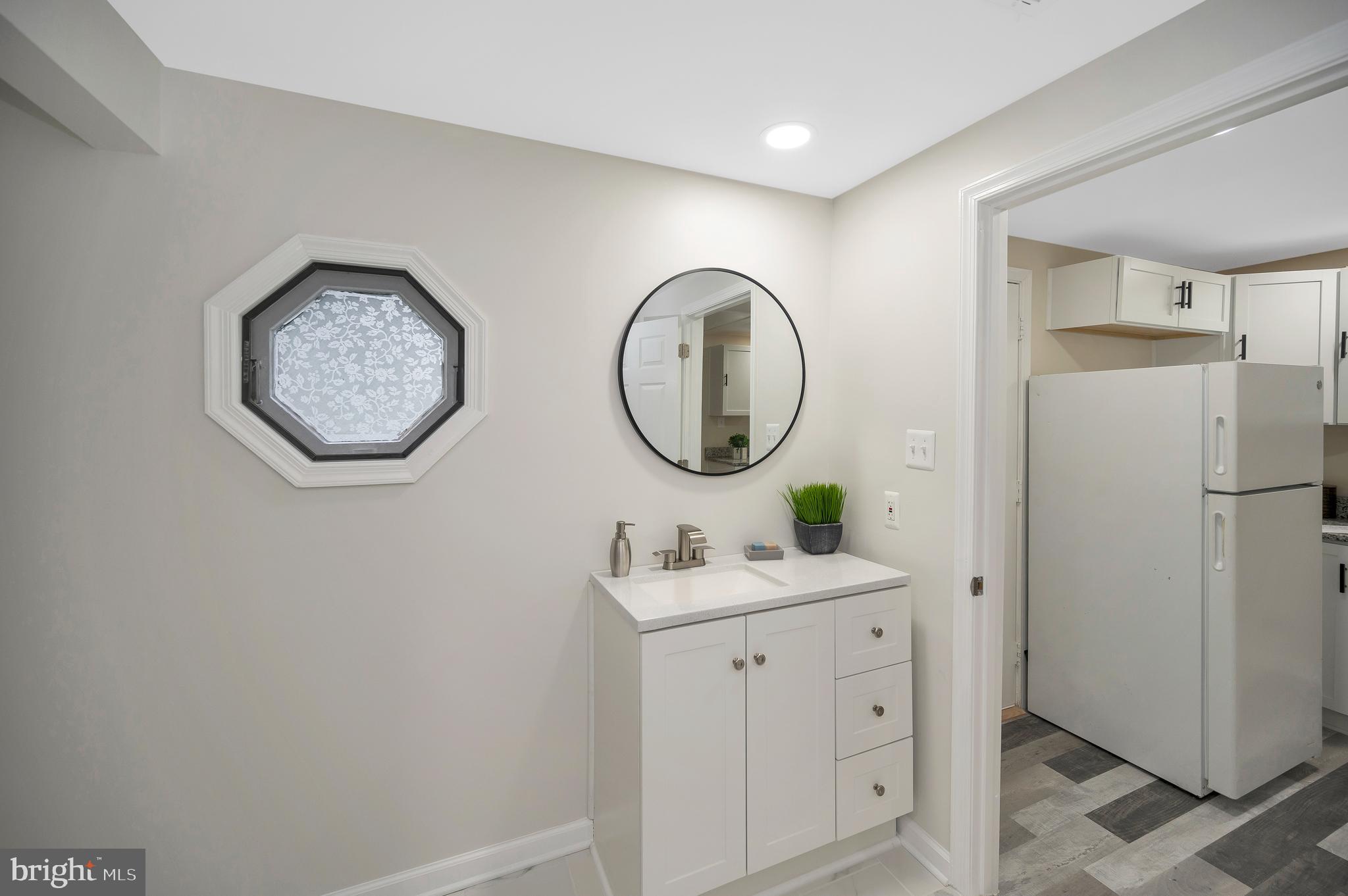 NORTHRIDGE - Residential