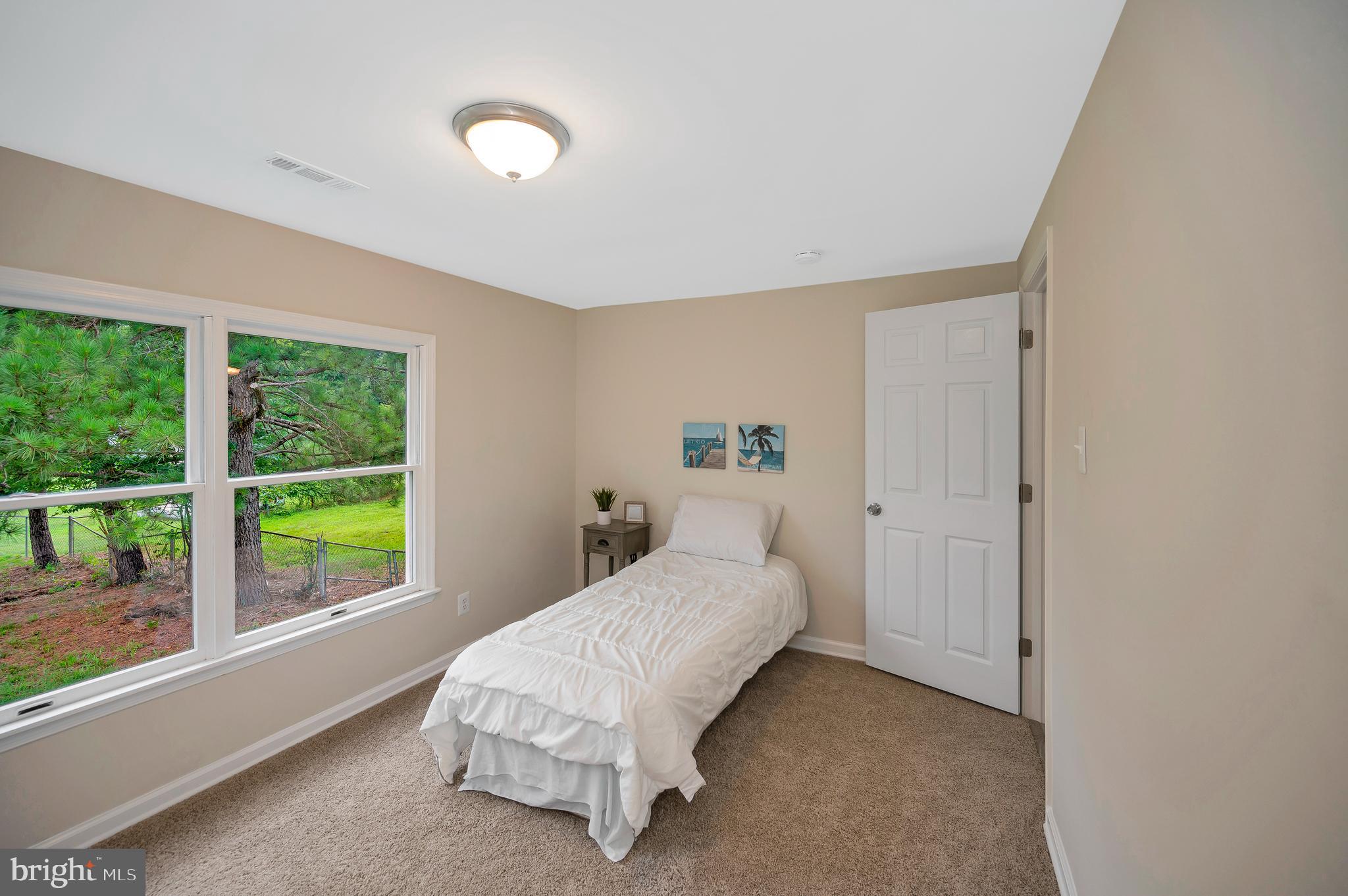 NORTHRIDGE - Residential