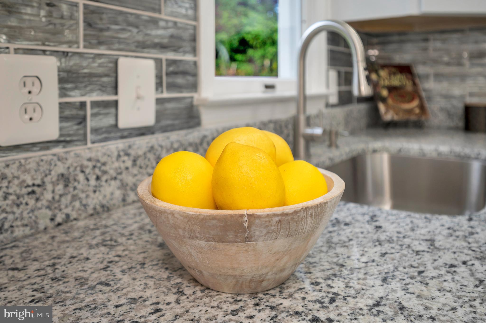 NORTHRIDGE - Residential