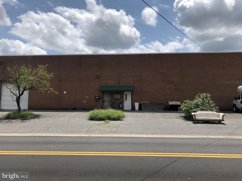 HYATTSVILLE - Commercial Lease