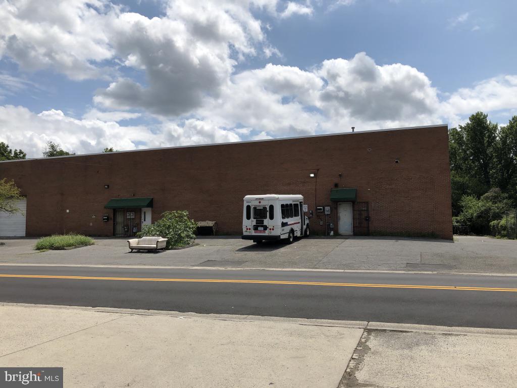 HYATTSVILLE - Commercial Lease