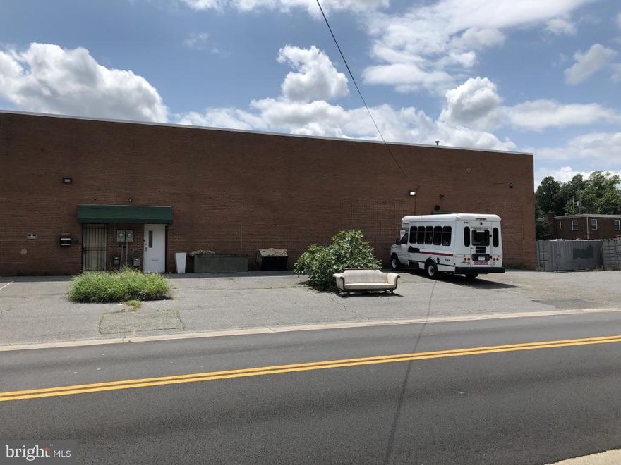 4,850 sq/ft of open warehouse space with 18' ceilings located in Brentwood, MD close to Rt. 1 and Eastern Avenue.  This unit features one loading dock in the rear of the unit.  Also featured are two standard entry doors, one at the front and other at the rear of the property.   Interior ceiling heights measure over 18' clear. Landlord is flexible as to delivery of space "as-is" or the Landlord providing interior tenant improvements, as agreed upon, or a tenant improvement allowance in the way of cash or rental abatement with 60 mo. minimum lease term. TI and abatement would be added to the base lease term. Only excellent credit and documented business experienced tenants need apply please. Shorter term lease deals could command a higher monthly premium. Lease is NNN, with costs estimated to be less than $3.00 psf per year inclusive of CAM. CAM includes landscaping, snow removal, building roof and structure. Unit is separately metered for gas (heat), water and electricity; Washington Gas, WSSC and PEPCO respectively. Both Verizon and Comcast service this property for purposes of internet, phone & wi-fi. Space tours possible with 24 hours advance notice.