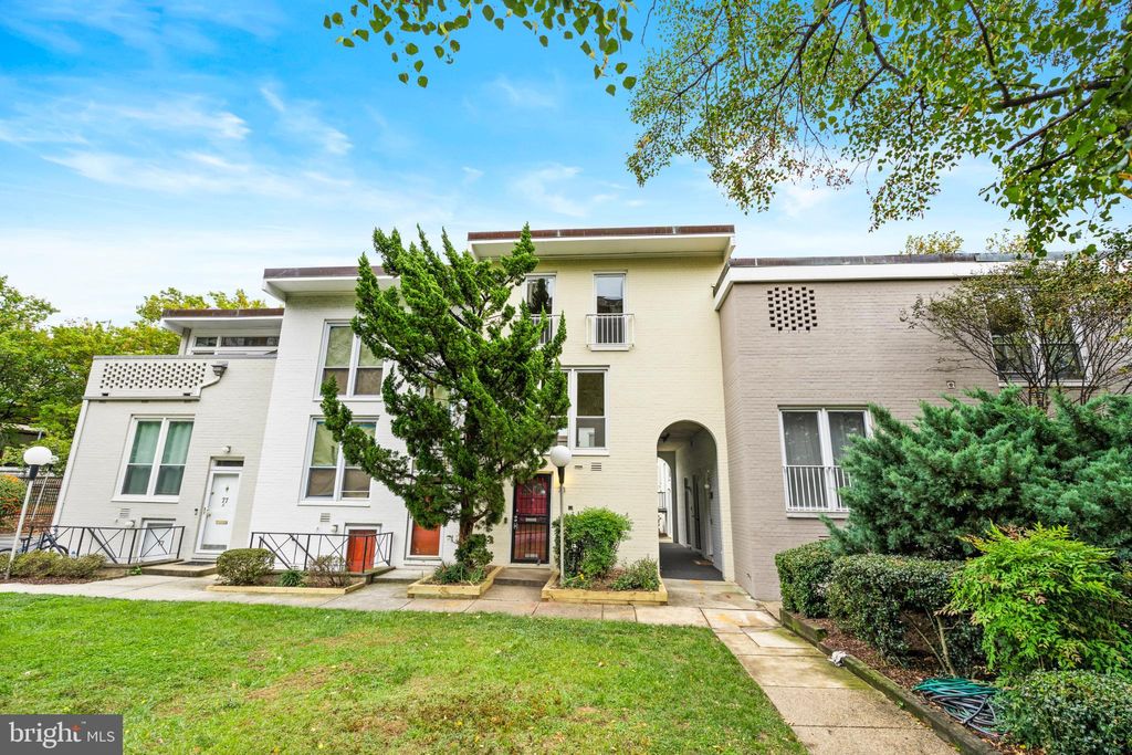 Photo of 73 G Street SW #103, WASHINGTON, DC 20024 (MLS # DCDC2229912)