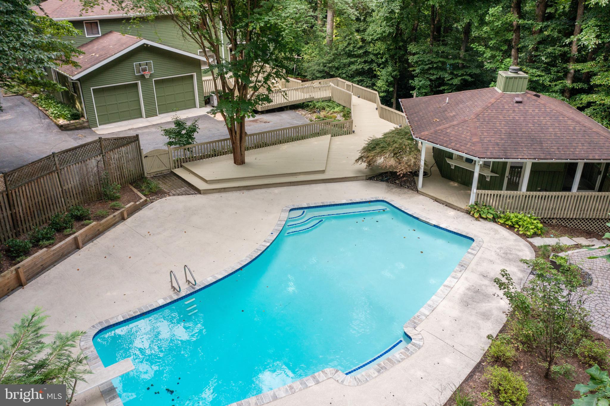 THE WOODS - Residential