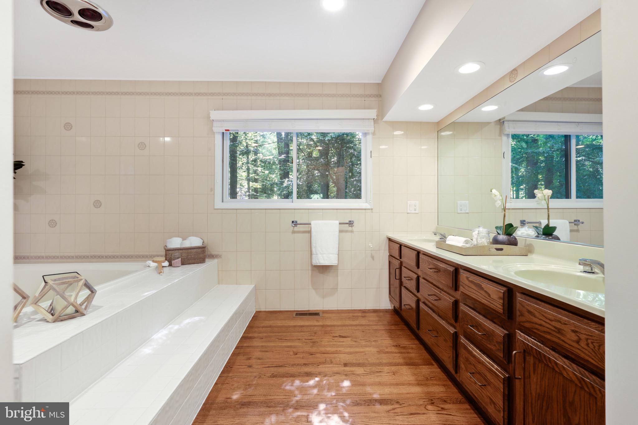 THE WOODS - Residential