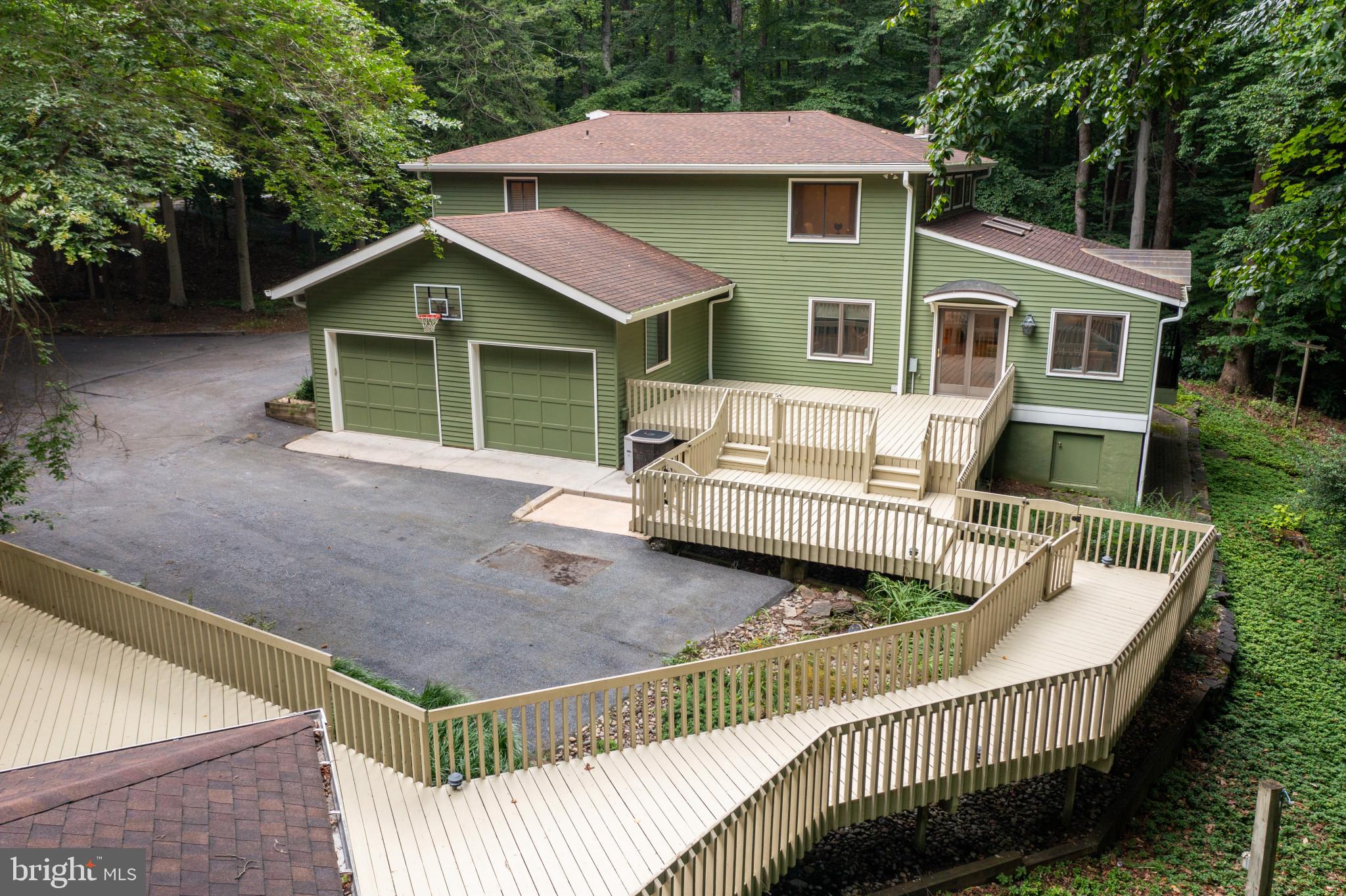 THE WOODS - Residential