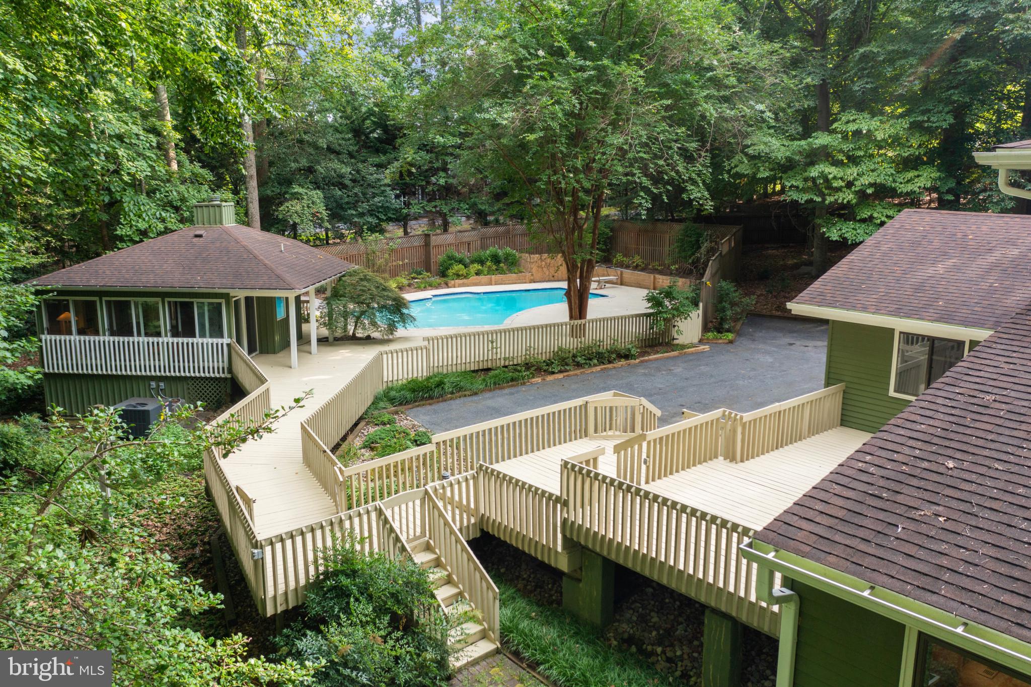 THE WOODS - Residential