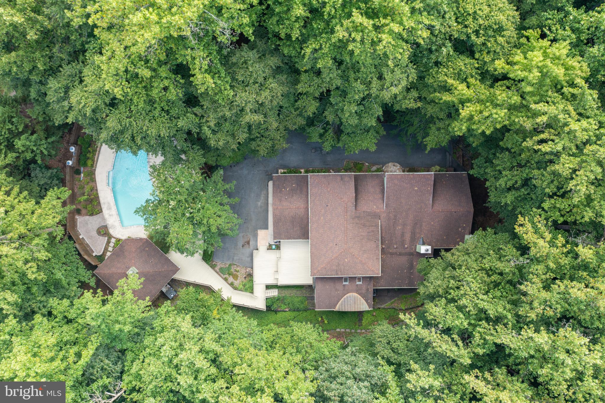 THE WOODS - Residential