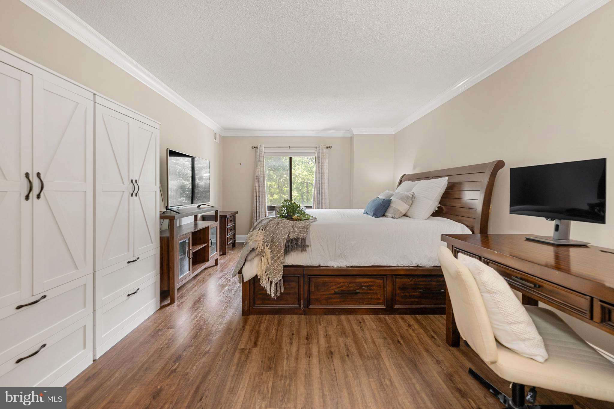 WATERGATE AT LANDMARK - Residential
