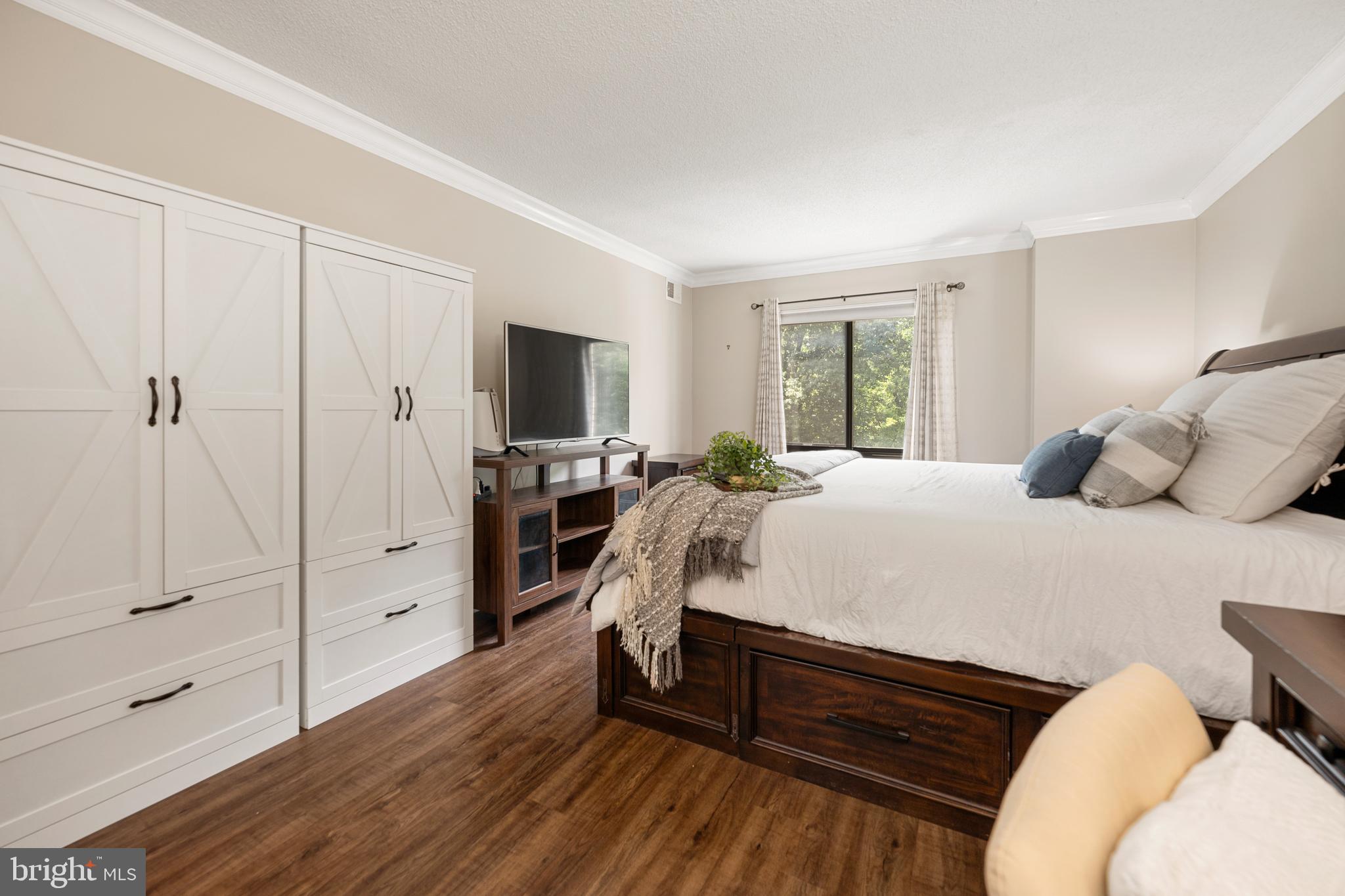 WATERGATE AT LANDMARK - Residential