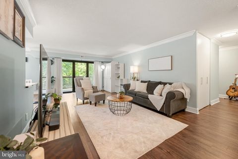 Photo of 203 Yoakum Parkway #609, ALEXANDRIA, VA 22304 (MLS # VAAX2060496)