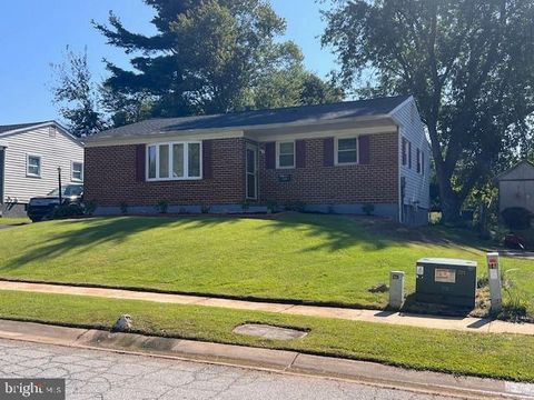 Photo of 146 W Edinburgh Drive, NEW CASTLE, DE 19720 (MLS # DENC2091156)