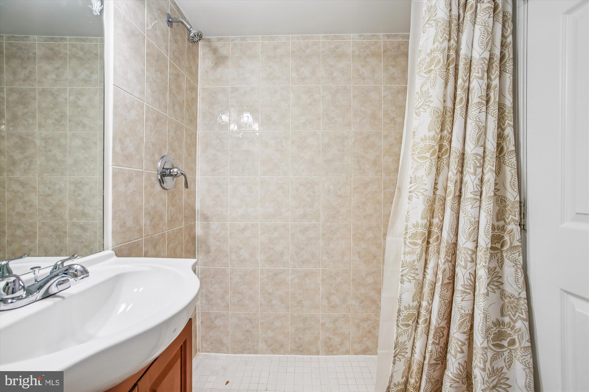 DUNN LORING VILLAGE - Residential