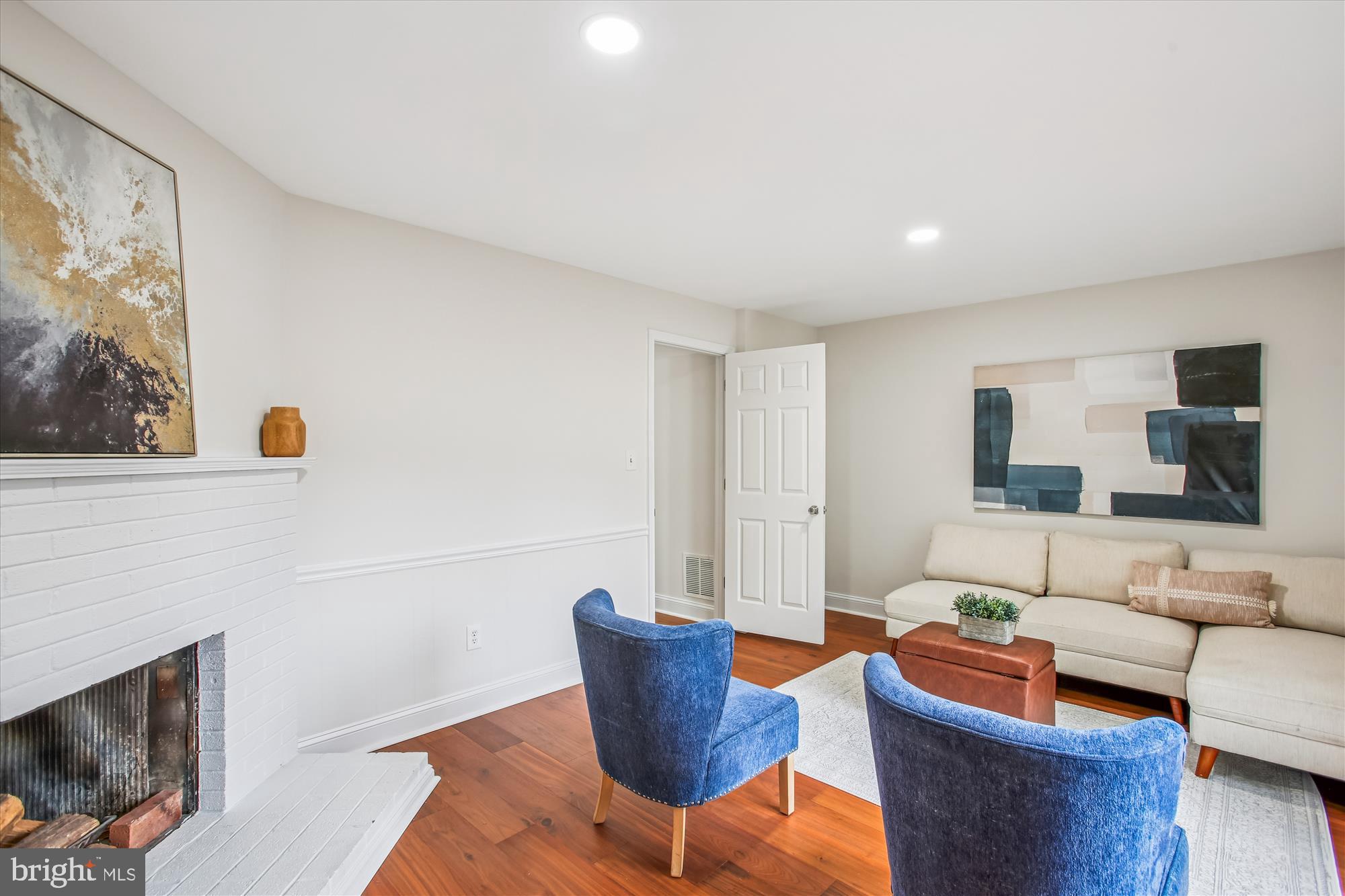 DUNN LORING VILLAGE - Residential