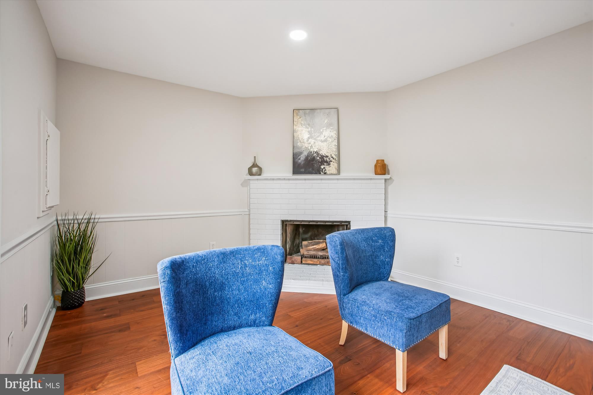 DUNN LORING VILLAGE - Residential