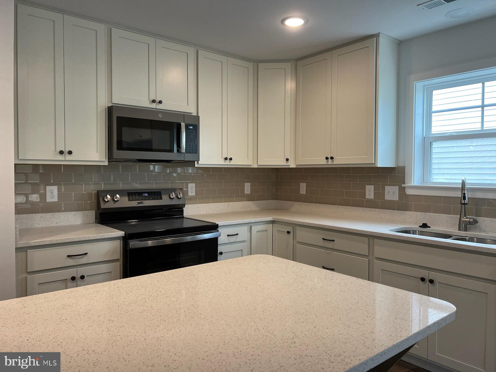 CARDINAL POINTE - Residential