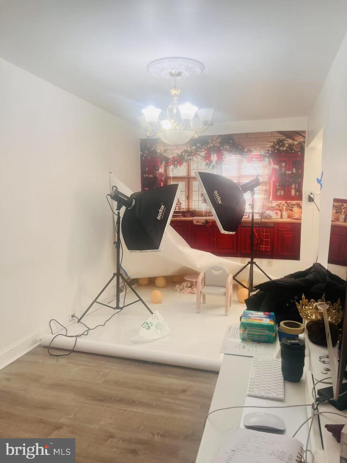 MAYFAIR (WEST) - Residential