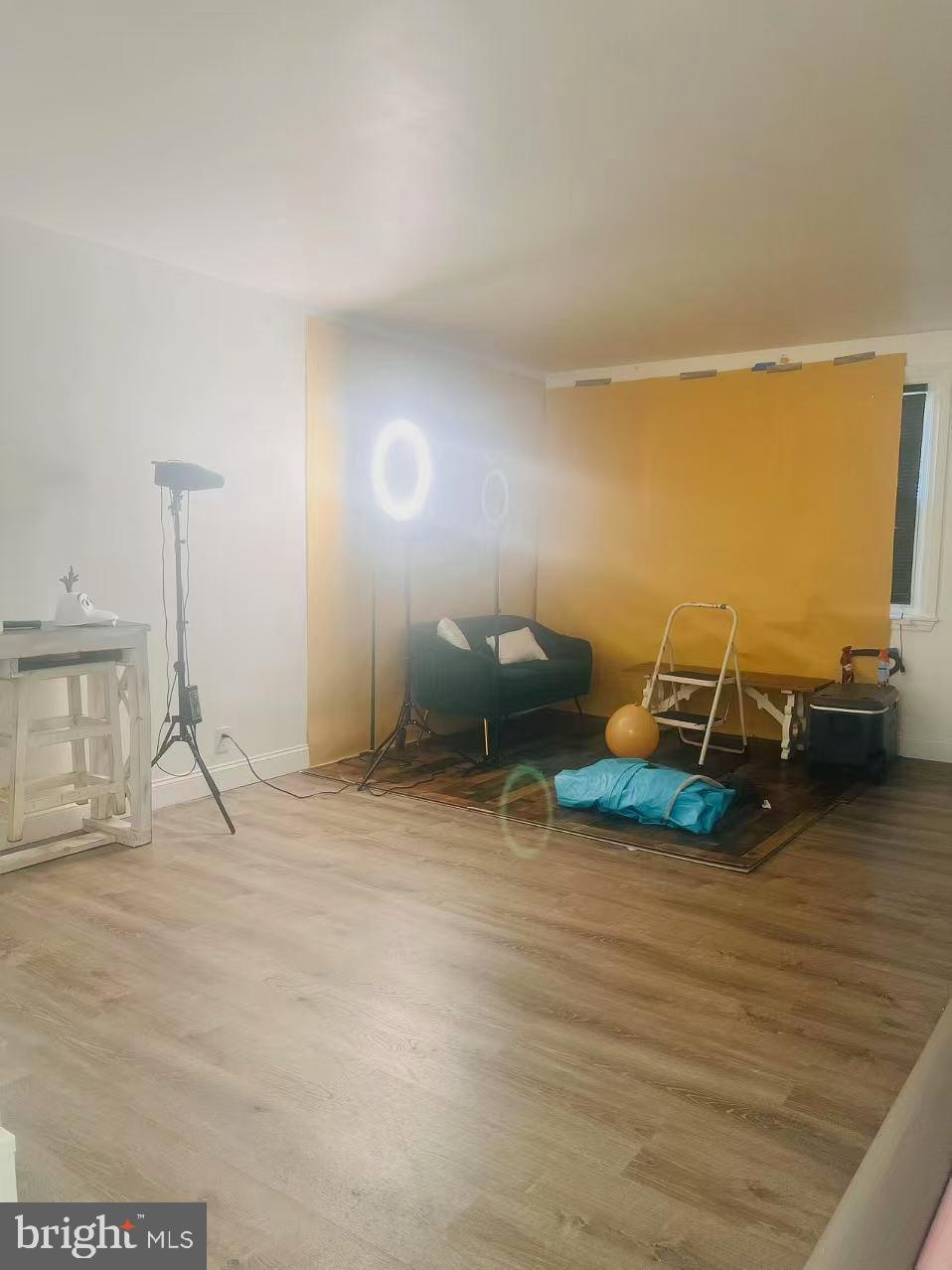 MAYFAIR (WEST) - Residential