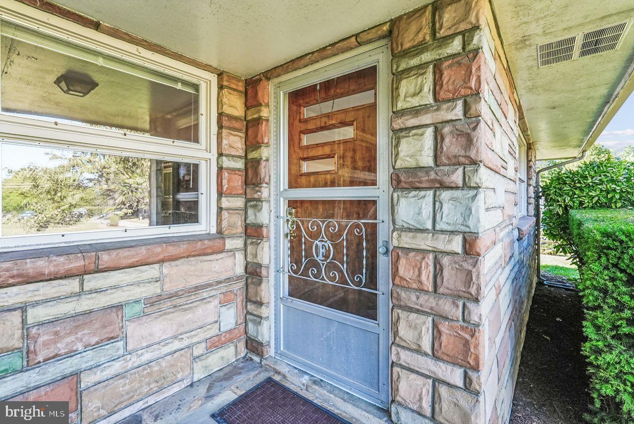 221 S MAPLE AVENUE