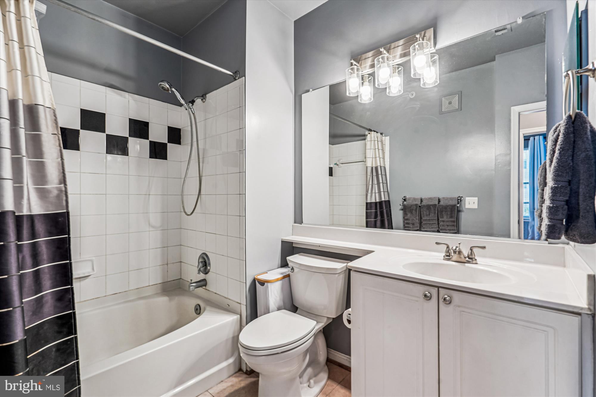 MARQUIS AT VIENNA STATION - Residential