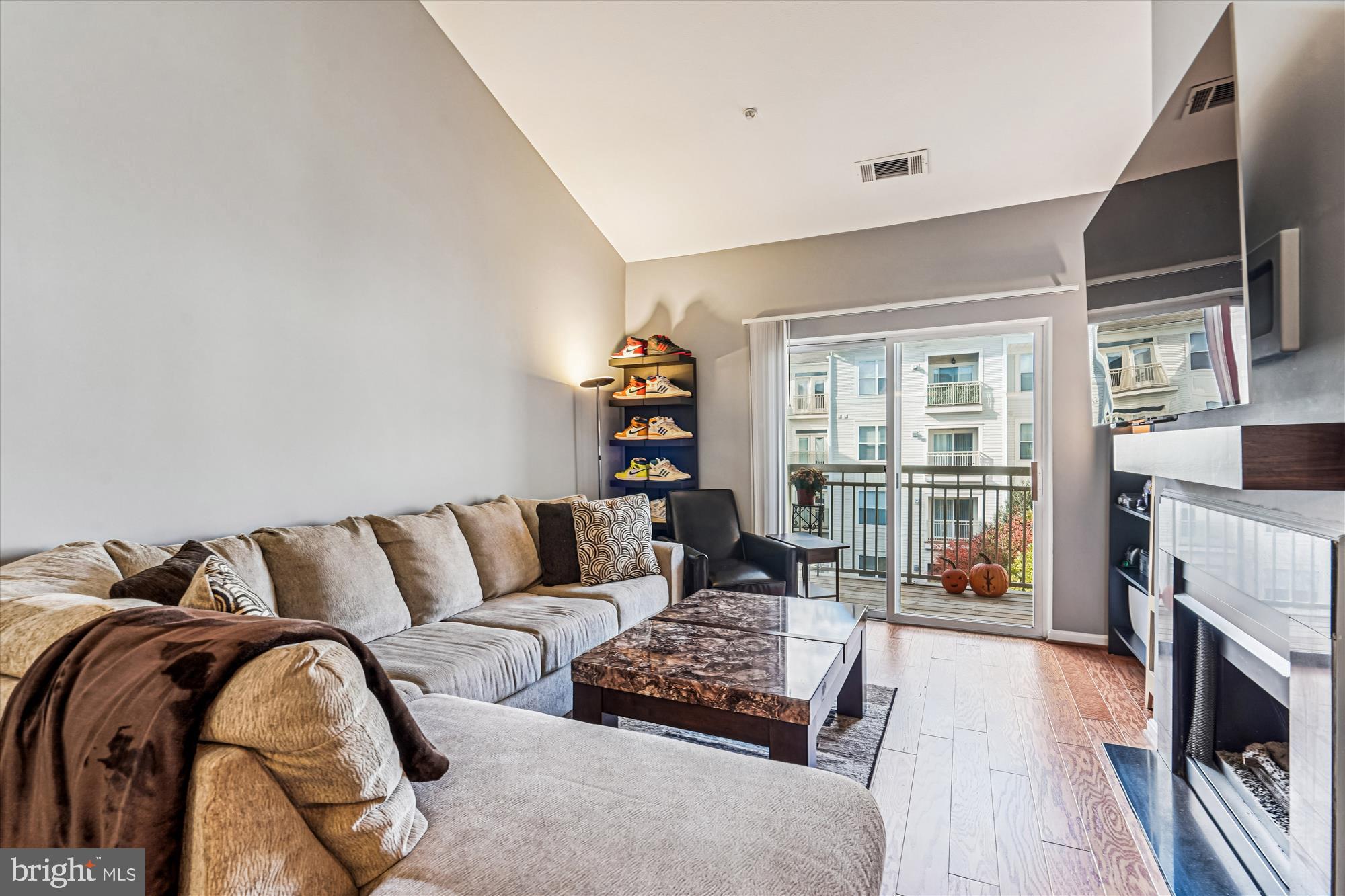 MARQUIS AT VIENNA STATION - Residential