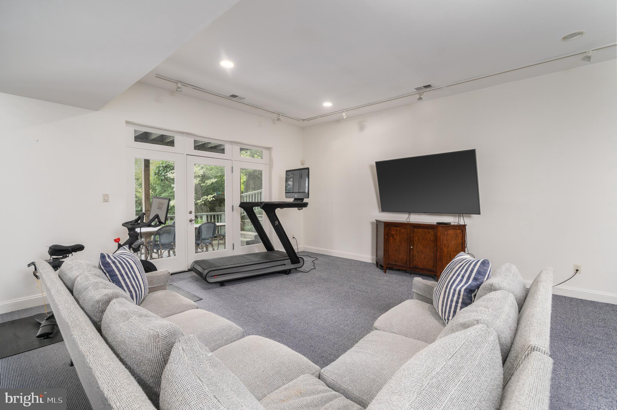 WESTMORELAND HILLS - Residential