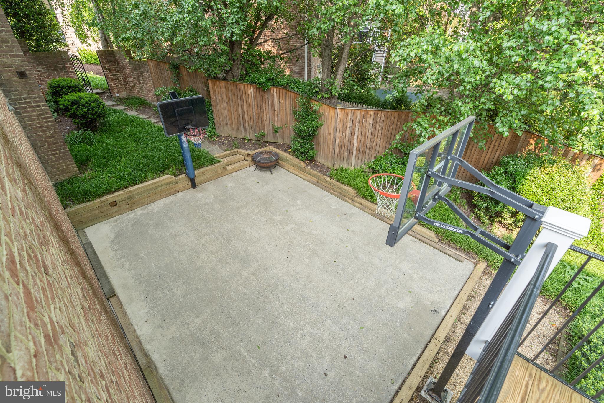 WESTMORELAND HILLS - Residential