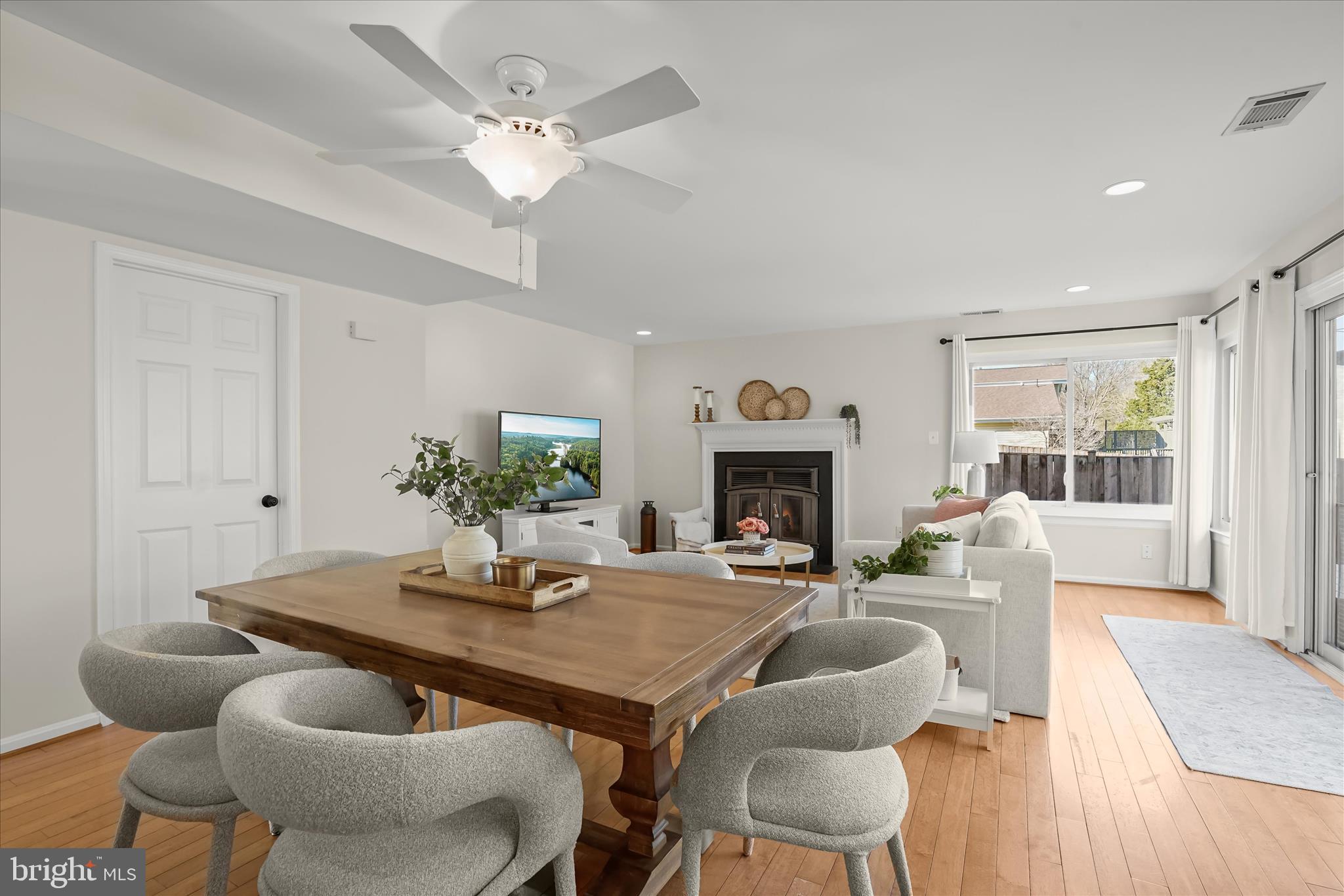 OAK TREE - Residential