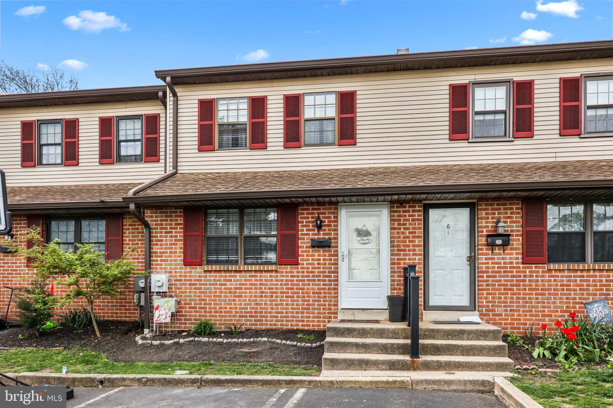 UPLAND VIL - Residential