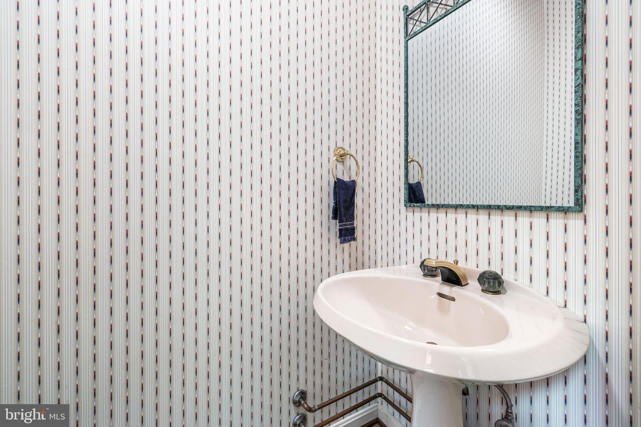 THE MEADOWS OF GREEN SPRING - Residential