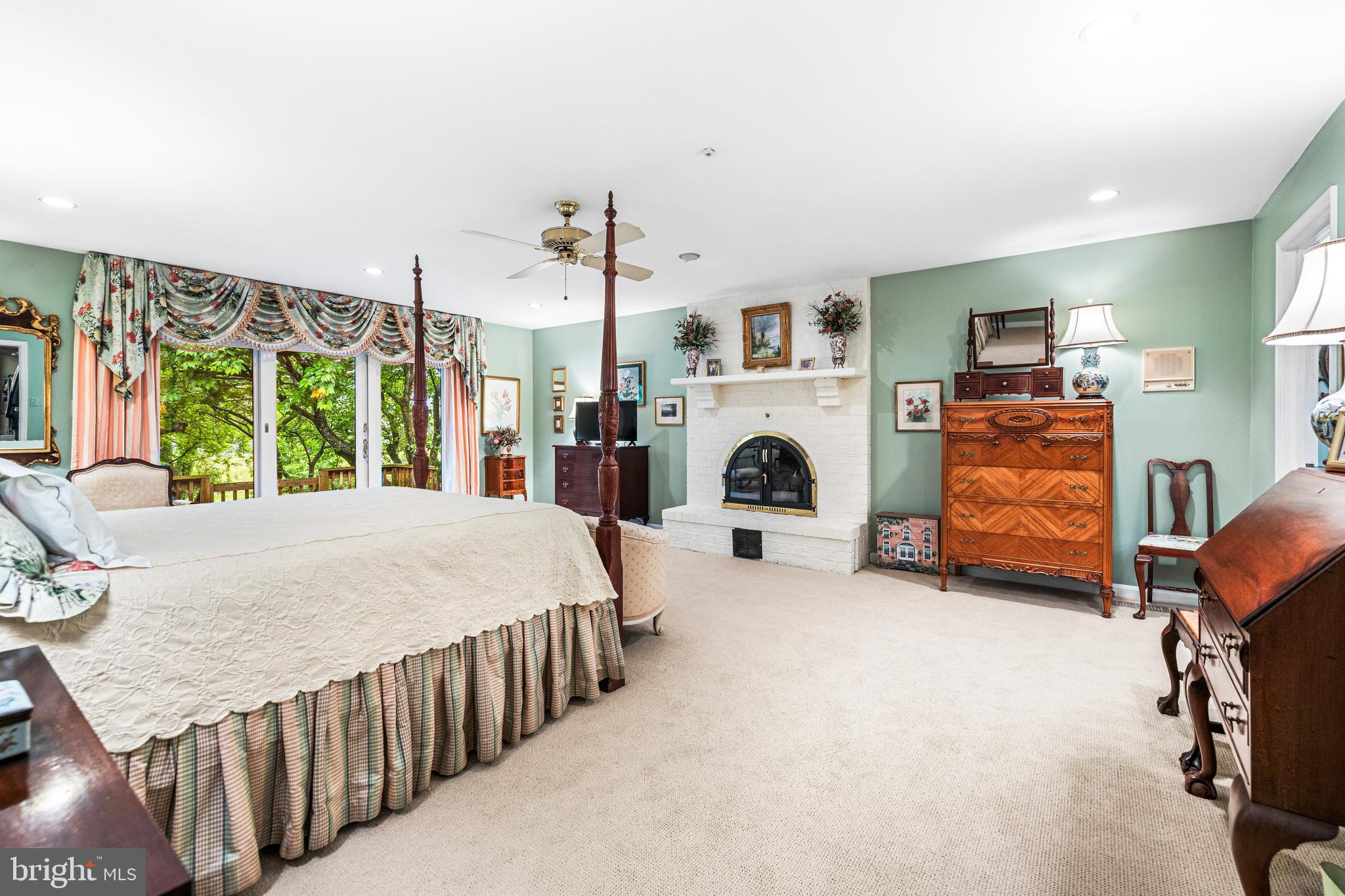 THE MEADOWS OF GREEN SPRING - Residential