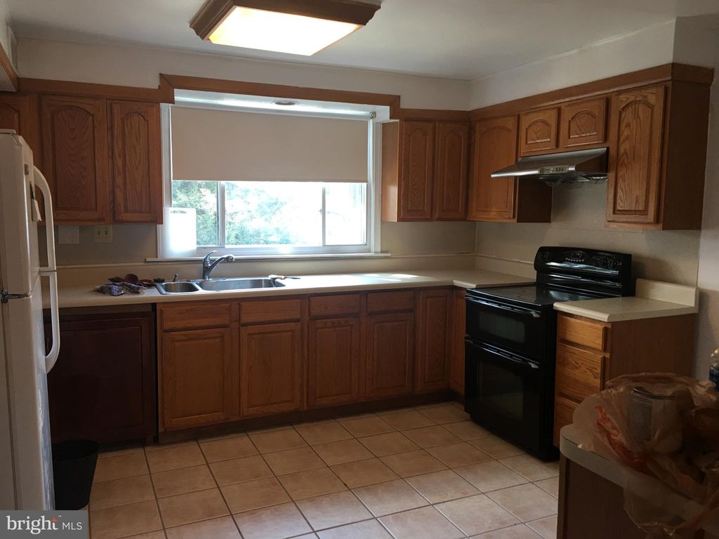 Photo of 1113 W Thompson Street, PHILADELPHIA, PA 19122 (MLS # PAPH2573360)